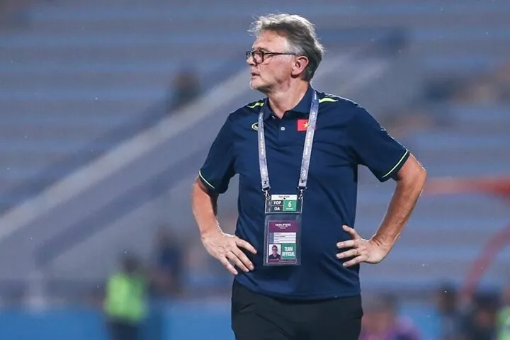 Thông tin chính thức từ VFF về việc HLV Troussier bị sa thải chưa?